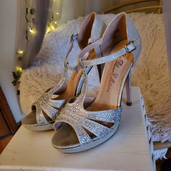 Silver Sparkle DE BLOSSOM COLLECTION rhinestone sizs 7.5 heels - Picture 5 of 6